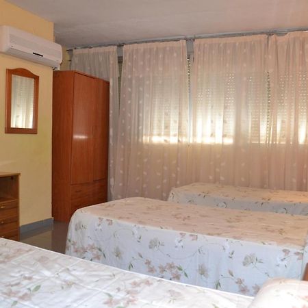 Hostal Al-Qazeres Caces 외부 사진