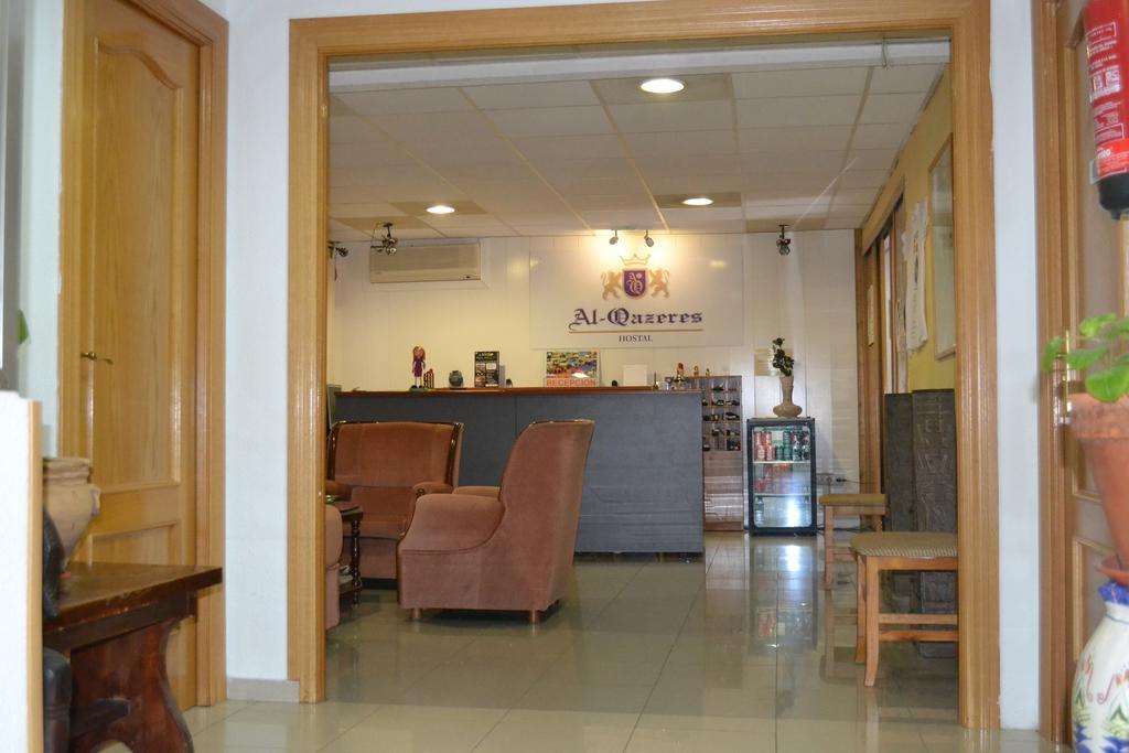 Hostal Al-Qazeres Caces 외부 사진