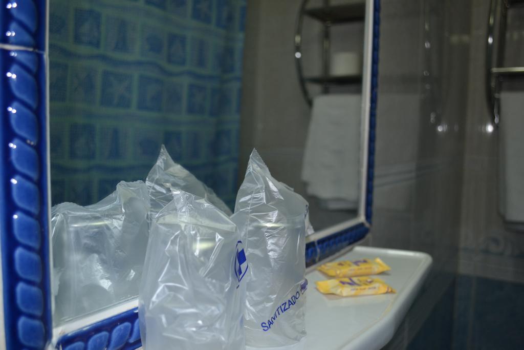 Hostal Al-Qazeres Caces 외부 사진
